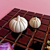 قالب سیلیکونی کدو در دو سایز 2 و 4 مناسب شمعسازی صابون سازی مجسمه سازی و پودر سنگ، رزین و...