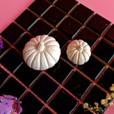 قالب سیلیکونی کدو در دو سایز 2 و 4 مناسب شمعسازی صابون سازی مجسمه سازی و پودر سنگ، رزین و...