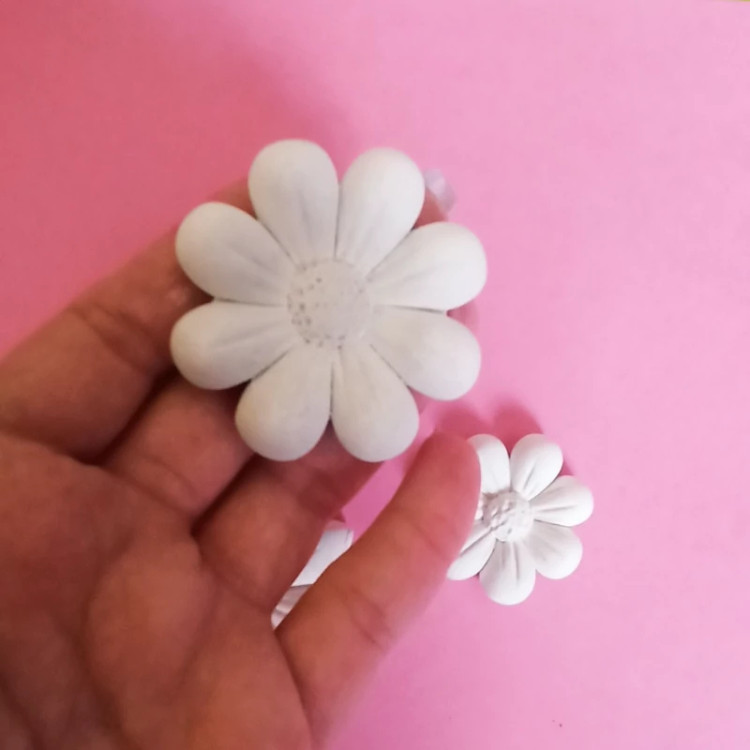 قالب سیلیکونی گل های بهاری (3عدد) مولد سیلیکونی مناسب شمعسازی و مخصوص پودر سنگ مجسمه سازی و رزین...