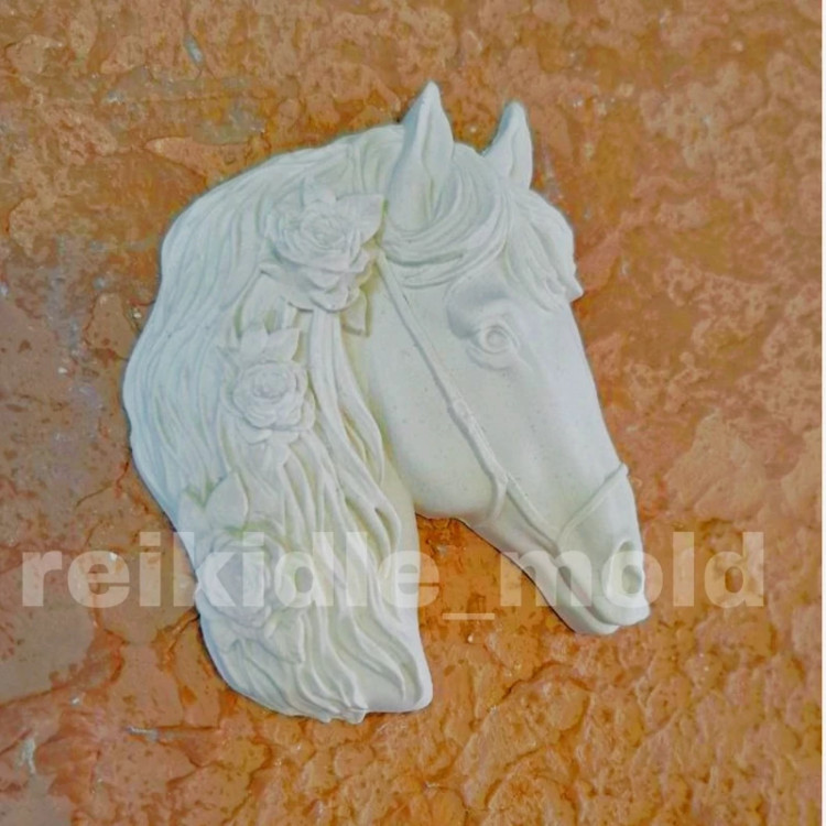 قالب کتیبه سر اسب (پشت تخت) نماد 1405 قالب سیلیکونی سر اسب