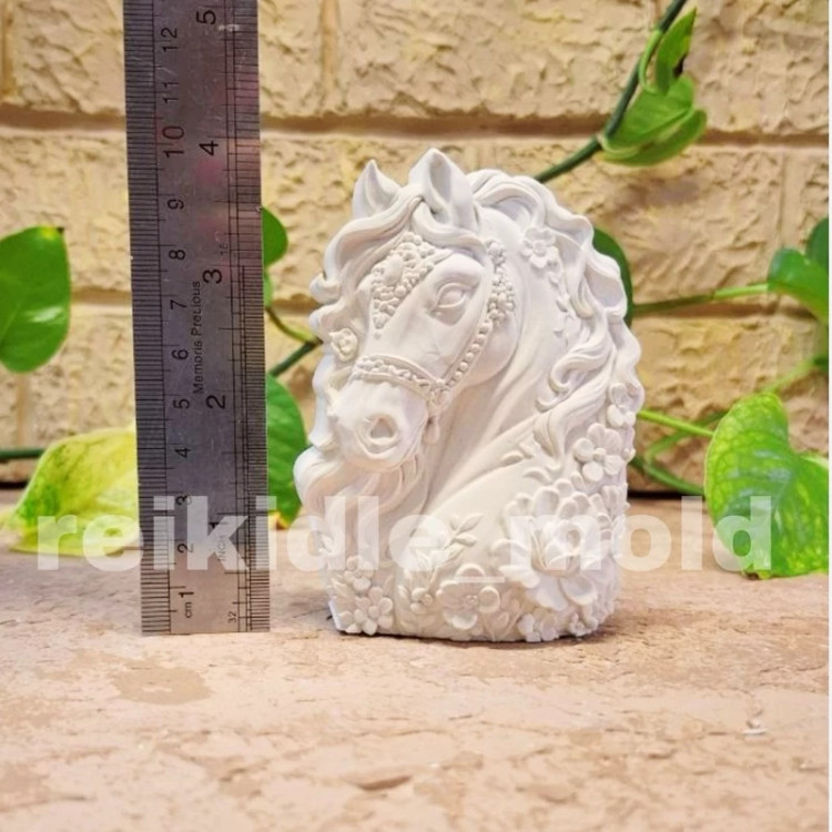 قالب سیلیکونی اسب هیما نماد سال 1405 قالب اسب هیما