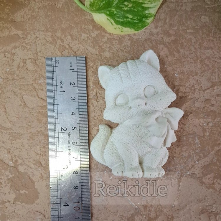 قالب سیلیکونی گربه پاپیونی پشت تخت قالب گربه پاپیون