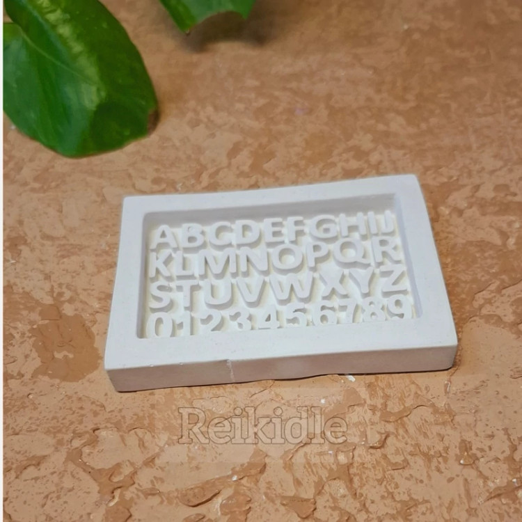 قالب سیلیکونی حروف ریز (خروجی به صورت حروف جدا هست و شات نیست)قالب حروف انگلیسی